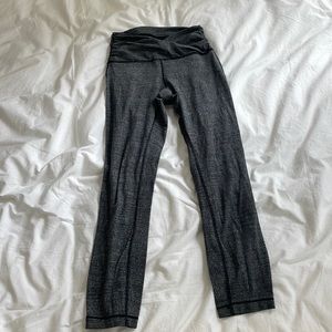 Lululemon V-waist leggings in heather gray/black